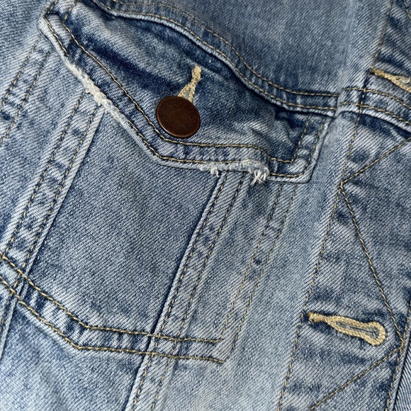 Treasure and Bond Denim Jacket size medium - Picture 8 of 9